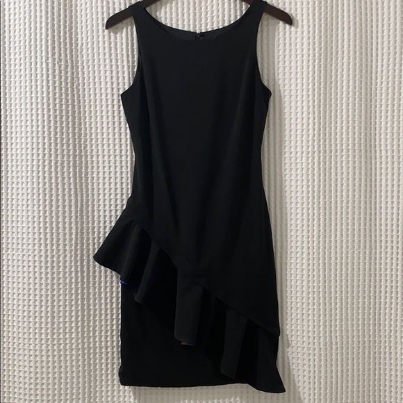 Dress - Picture 9 of 10